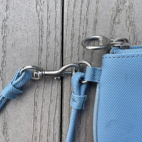 Lacoste Baby Blue Zip Clutch Wristlet Bag Purse Pouch Wallet - Picture 2 of 9